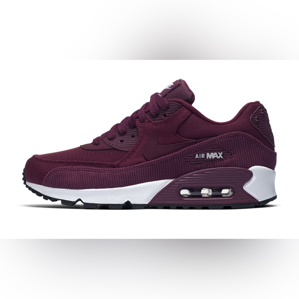 Nike Air Max 90 Sneaker (Women)